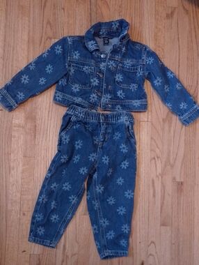 Joe Fresh Toddler 2 Blue Denim Jacket & Pants Set with Floral Pattern